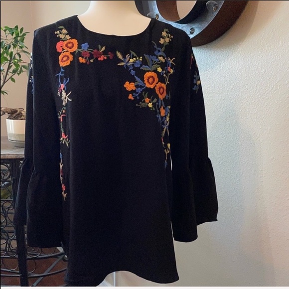 Sugar + Lips Tops - NEW Floral BOHO Tunic w/ Belle Sleeves 🌻